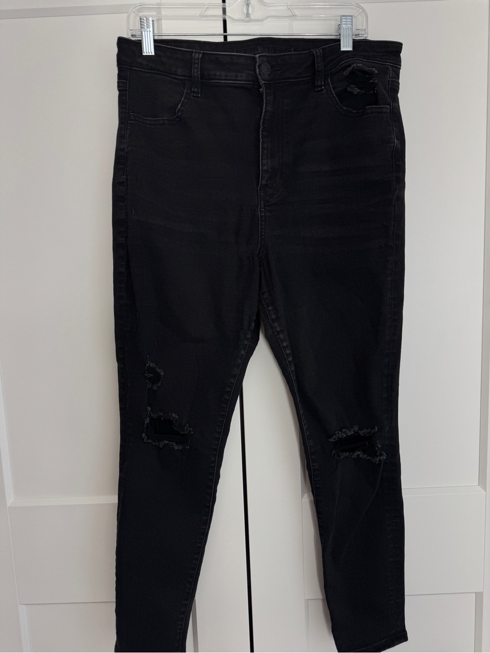 American Eagle Black Distressed Women’s Jeans size 16